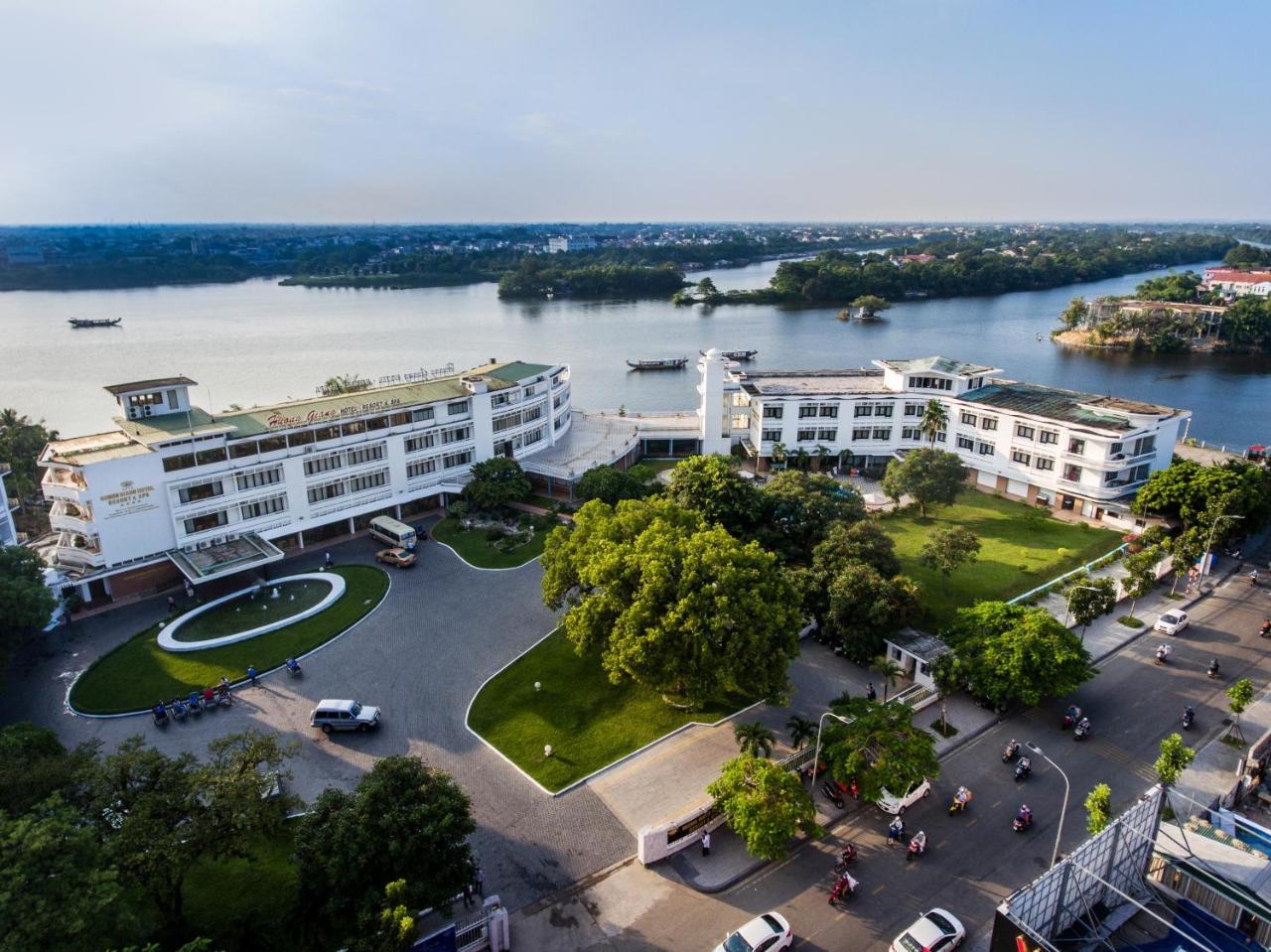 Huong Giang Hotel Resort & Spa Хуе Екстериор снимка